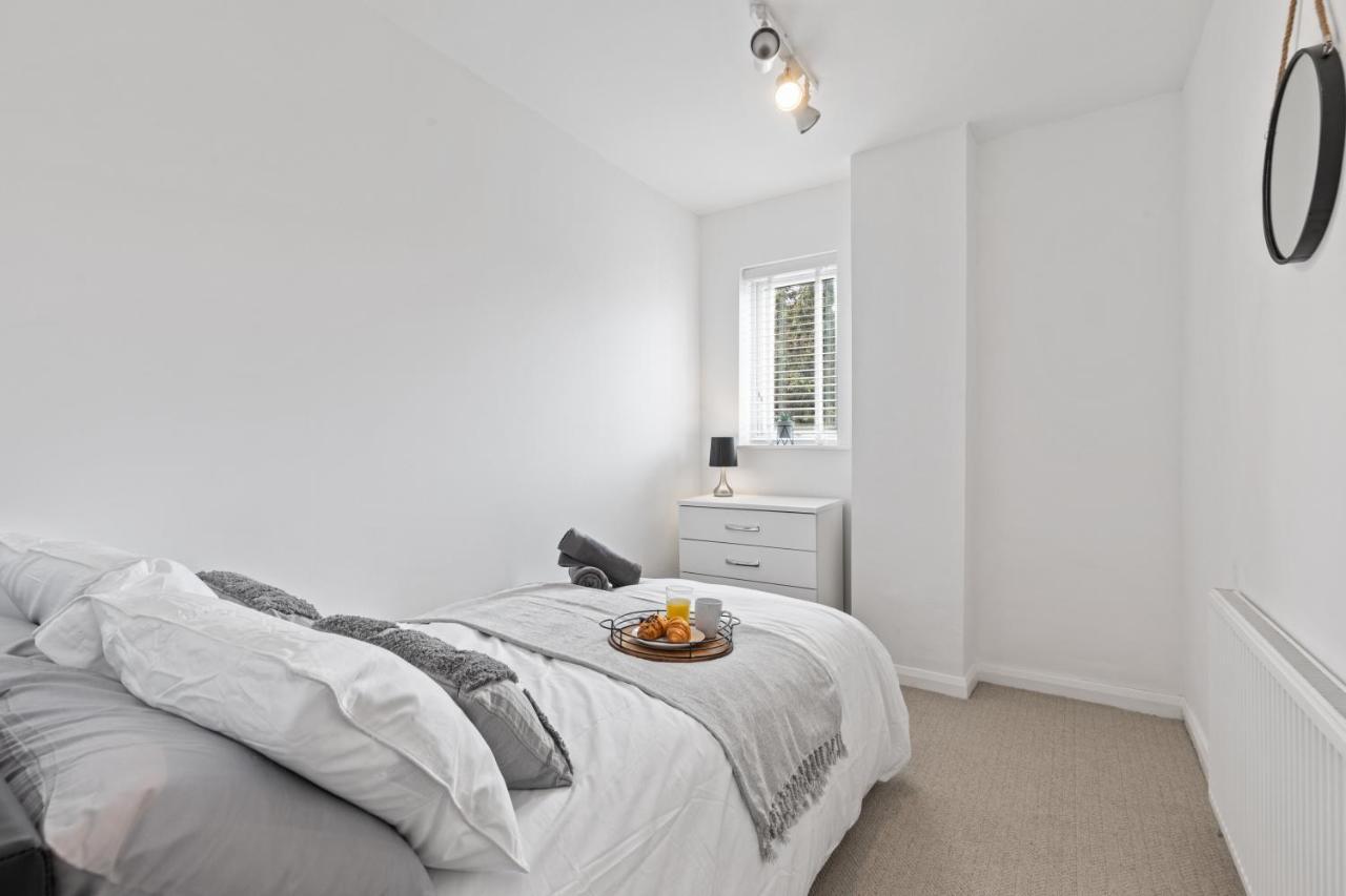 Nuneaton - Ideal 3 Bedroom, Wi-Fi Parking, Sleeps 6 - Jrr Stays Luaran gambar