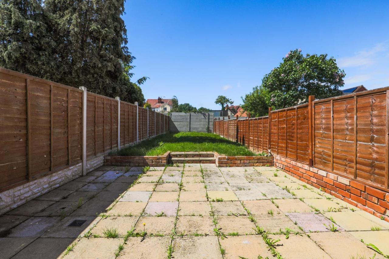 Nuneaton - Ideal 3 Bedroom, Wi-Fi Parking, Sleeps 6 - Jrr Stays Luaran gambar